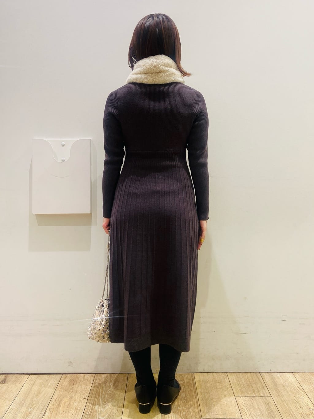 YUKOさんの「index｜ラメフェザープルオーバーセット ニットワンピース【洗濯機OK】《XS～LL》」を使ったコーディネート