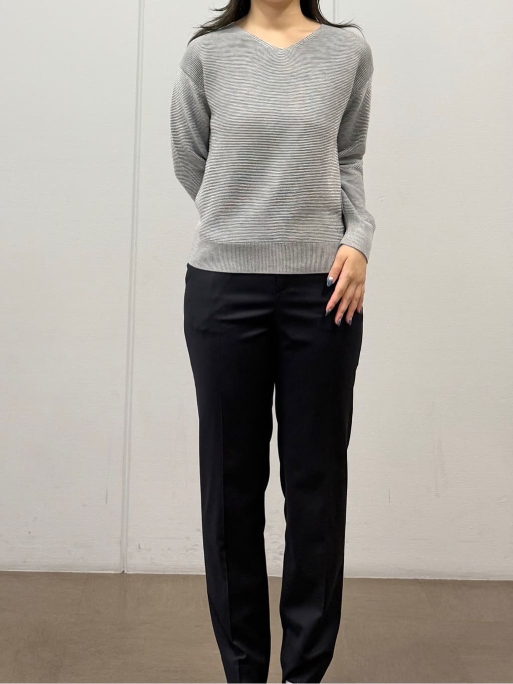 mizukiさんの「INDIVI｜【ウール混ラメ素材】Vネック煌めきニット」を使ったコーディネート