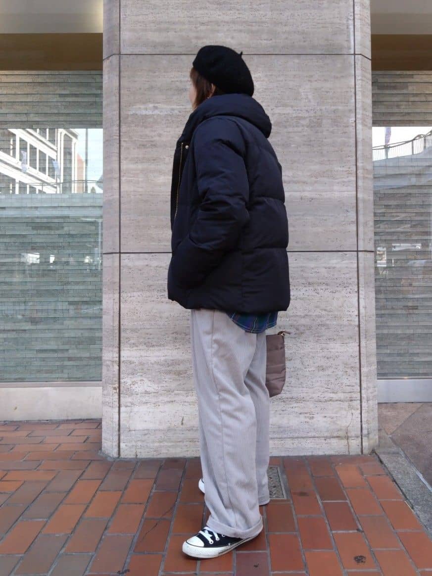 ヒロコジさんの「SHOO･LA･RUE｜【撥水/洗える】ショートフーディーダウン」を使ったコーディネート