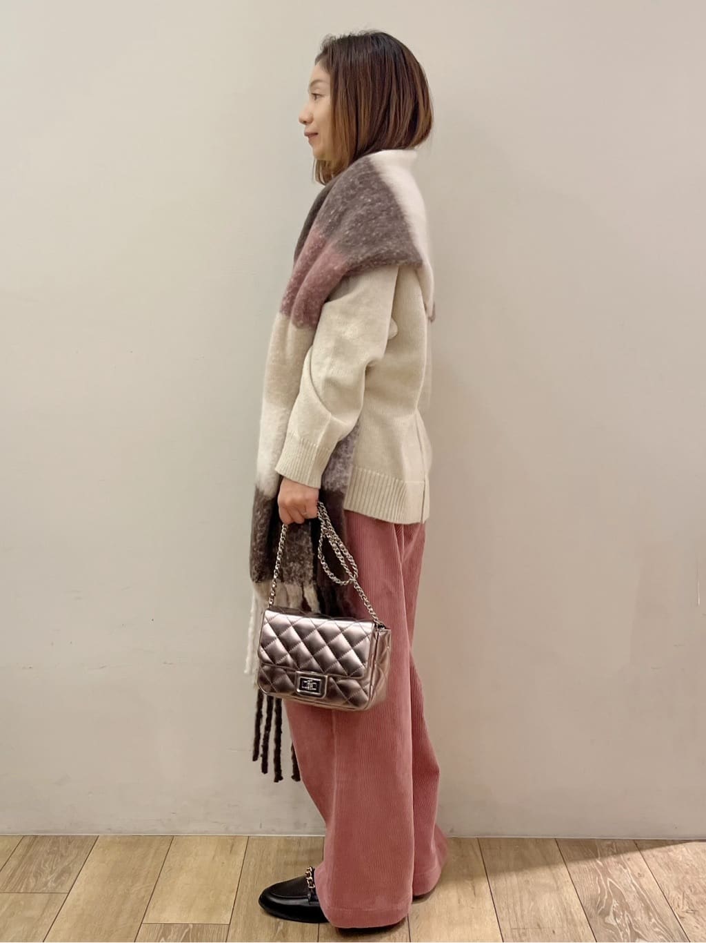 kcさんの「OPAQUE.CLIP｜リラクシークルーネックニット【洗濯機OK】」を使ったコーディネート