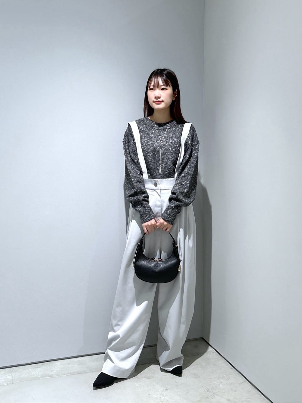 Renoさんの「INDIVI｜シャインテーパードサロペット」を使ったコーディネート