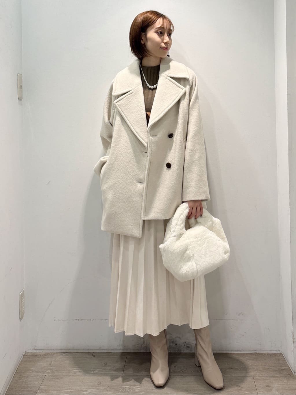 ぶまりんさんの「OPAQUE.CLIP｜カシミヤブレンドウールミドルピーコート」を使ったコーディネート