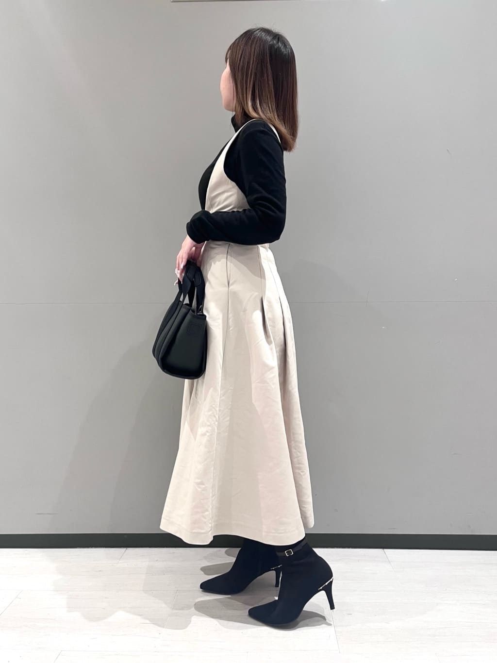RISAさんの「ESPERANZA｜ジュエルヒールショートブーツ」を使ったコーディネート