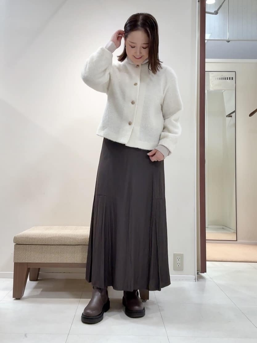 YUIさんの「UNTITLED｜【ジャケット風/メタルボタン】アルパカ混シャギーカーディガン」を使ったコーディネート