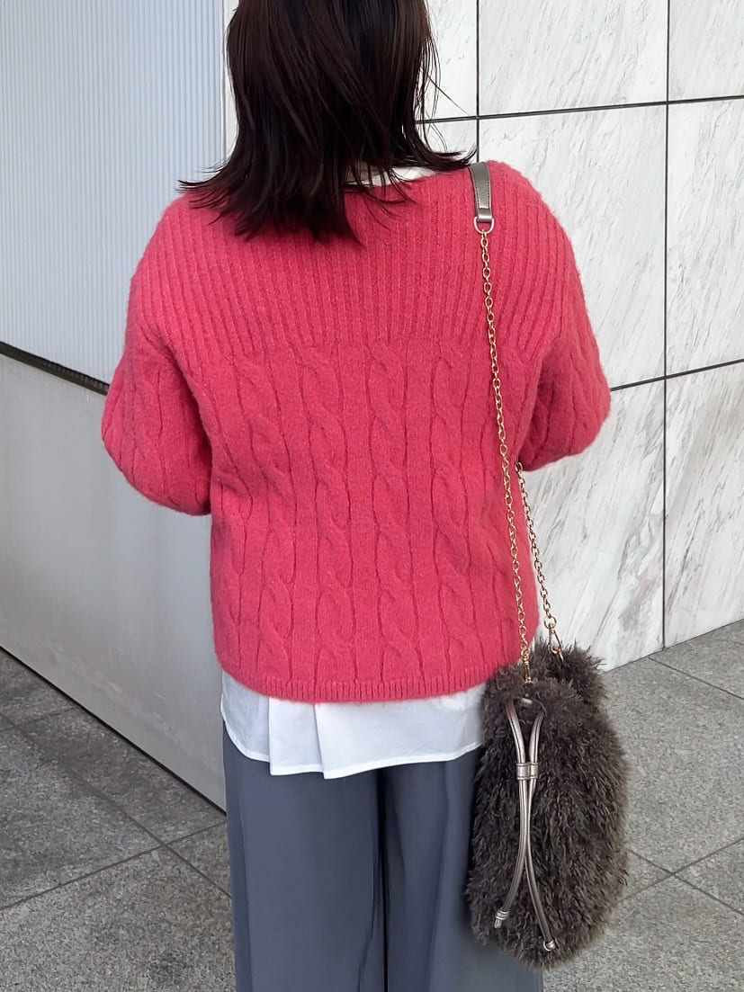 ちびゆきさんの「grove｜ふんわり包み込む ケーブルボートネックニット」を使ったコーディネート