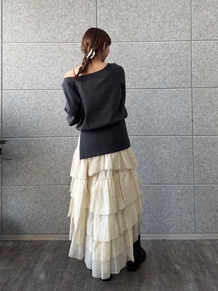 designer yukaさんの「CODE A｜off－shoulder sweat」を使ったコーディネート