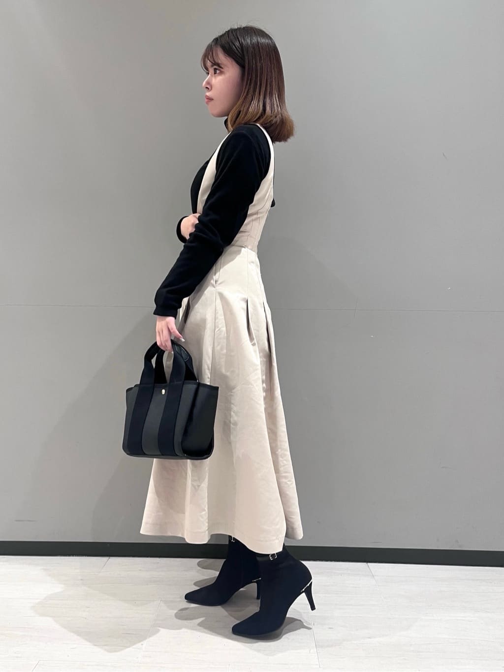 RISAさんの「ESPERANZA｜ジュエルヒールショートブーツ」を使ったコーディネート