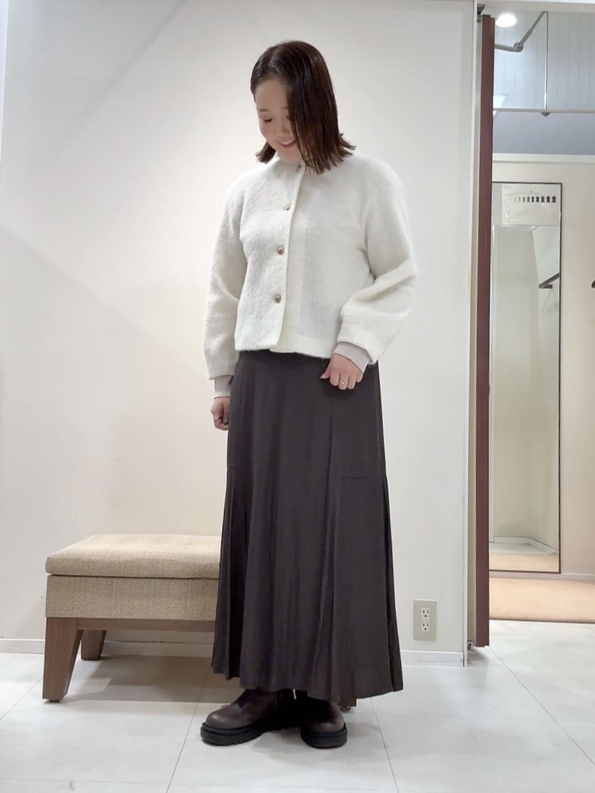 YUIさんの「UNTITLED｜【ジャケット風/メタルボタン】アルパカ混シャギーカーディガン」を使ったコーディネート
