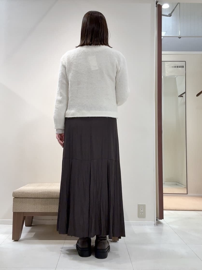 YUIさんの「UNTITLED｜【ジャケット風/メタルボタン】アルパカ混シャギーカーディガン」を使ったコーディネート