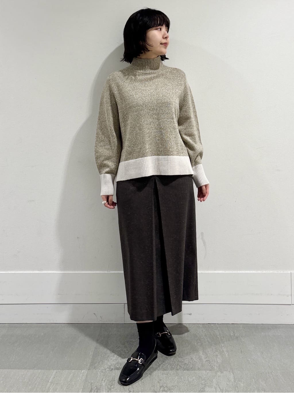 モエカさんの「UNTITLED｜【8色展開/洗える】ウールカシミヤ ハイネックニット」を使ったコーディネート