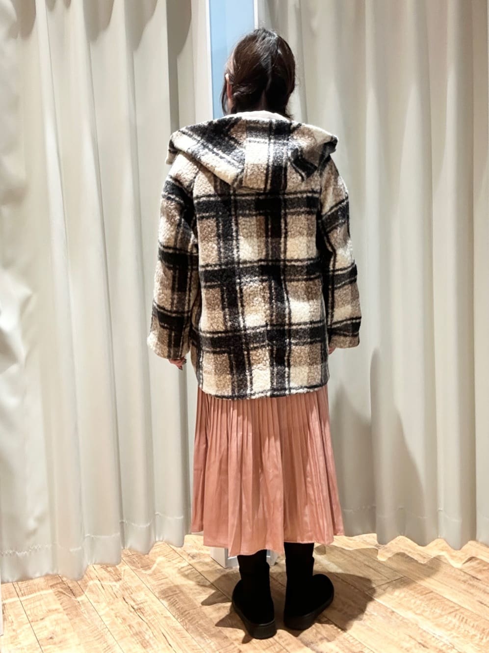 Hikaさんの「SHOO･LA･RUE｜【着丈選べる/あったか】裏に秘密 プリーツスカート」を使ったコーディネート