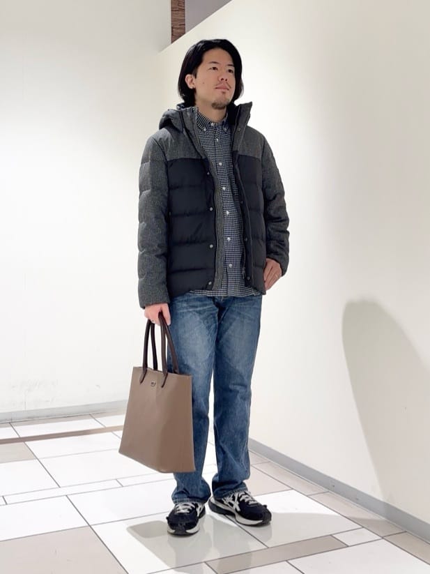 及川さんの「TAKEO KIKUCHI｜カラーコンビ ダウンブルゾン」を使ったコーディネート