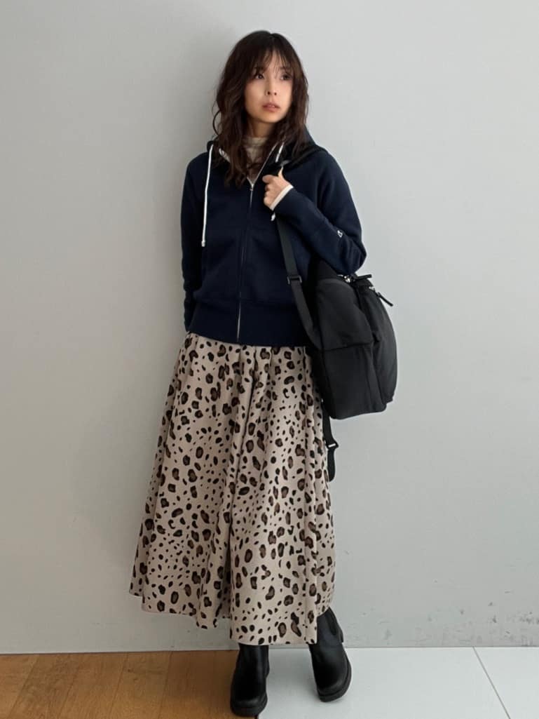 misaさんの「DRESSTERIOR｜◆【DRESSTERIOR定番】【WEB限定サイズあり】吊裏毛 パーカー」を使ったコーディネート