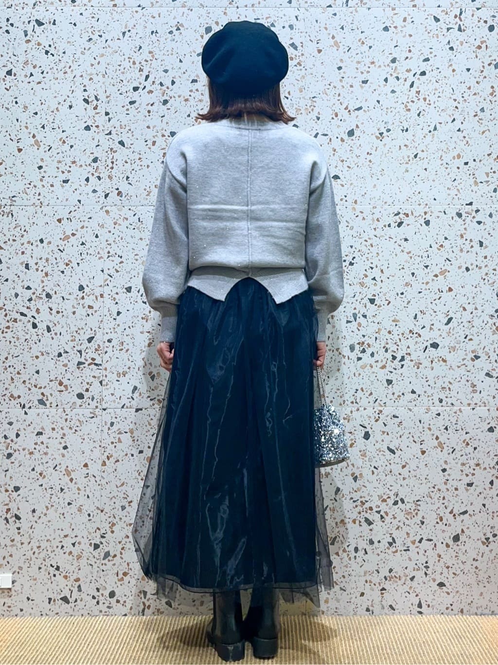 さくらさんの「OPAQUE.CLIP｜Vネックラメニット【洗濯機OK】」を使ったコーディネート