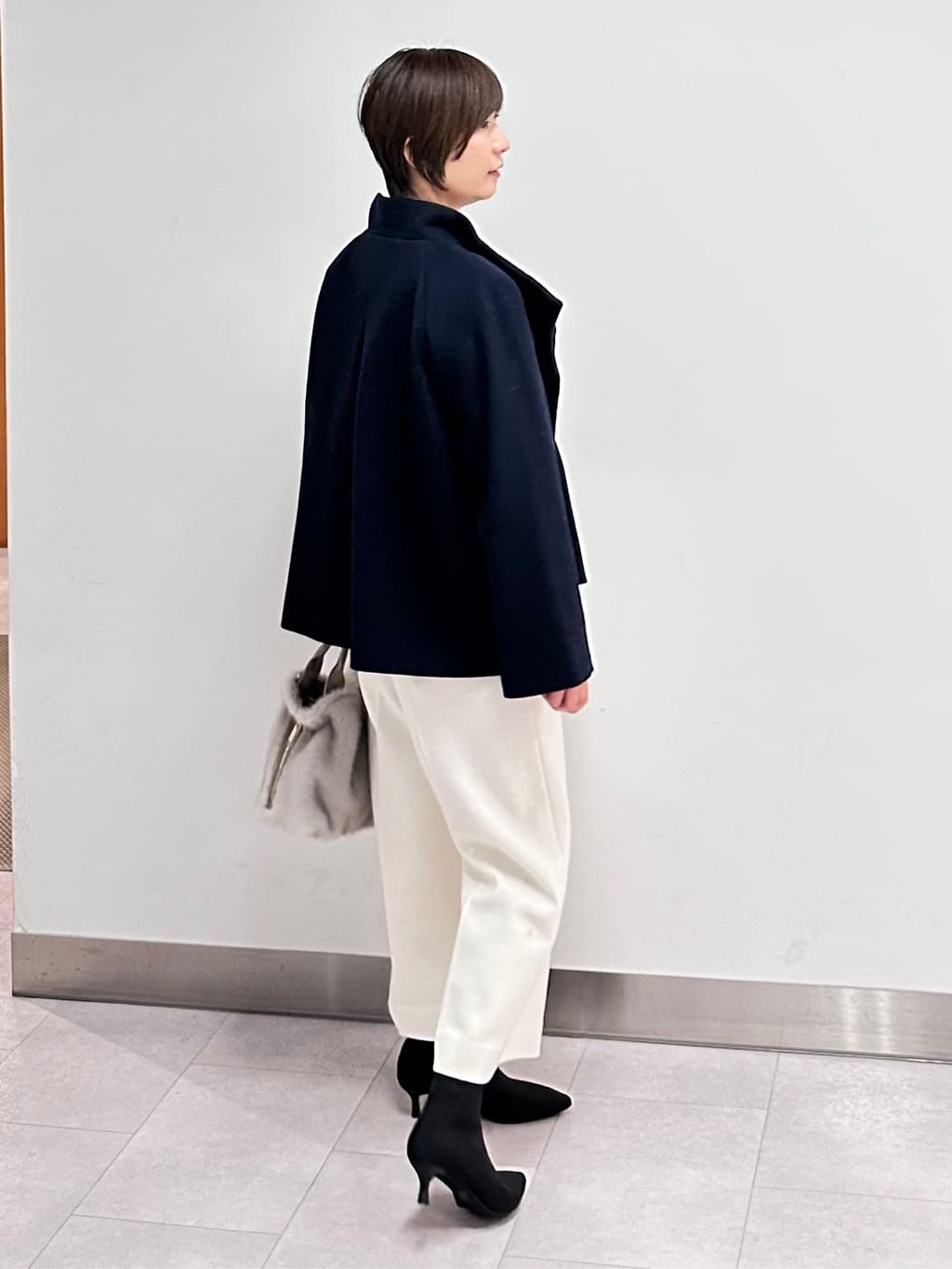 みなこさんの「UNTITLED｜【ウール100%/ウエスト後ろゴム】 クロップドワイドパンツ」を使ったコーディネート