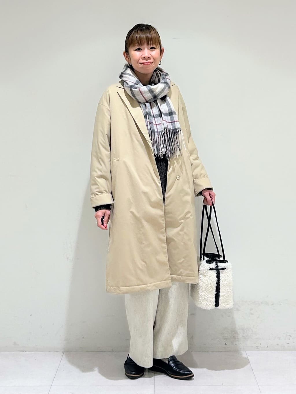 tsuyuさんの「INDIVI｜ウォッシャブルウールストール」を使ったコーディネート