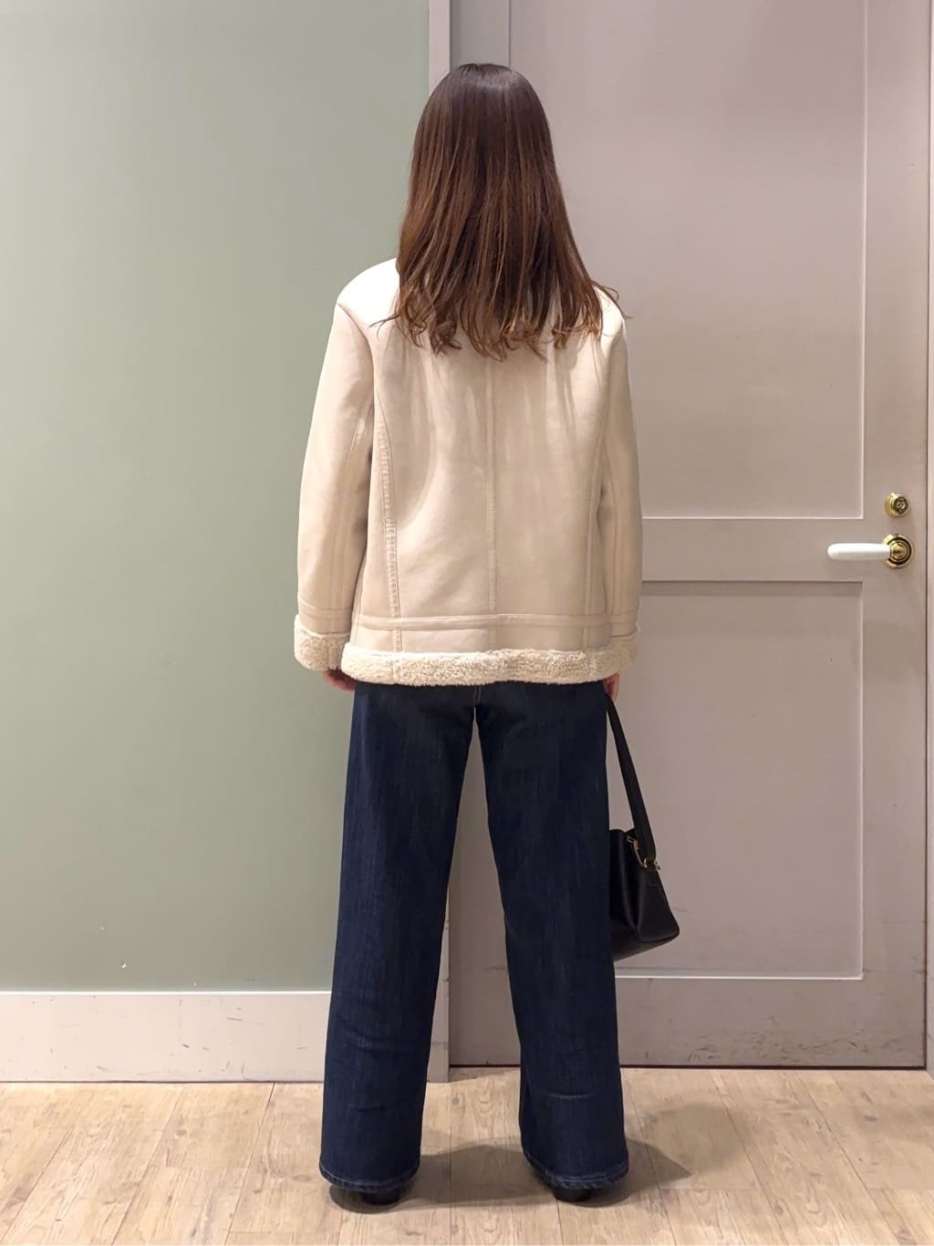 しばみさんの「grove｜フェイクムートンボアジャケット」を使ったコーディネート
