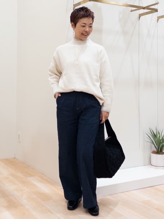 シュウコさんの「grove｜【洗える】ふんわりウール混オーバーサイズニット」を使ったコーディネート