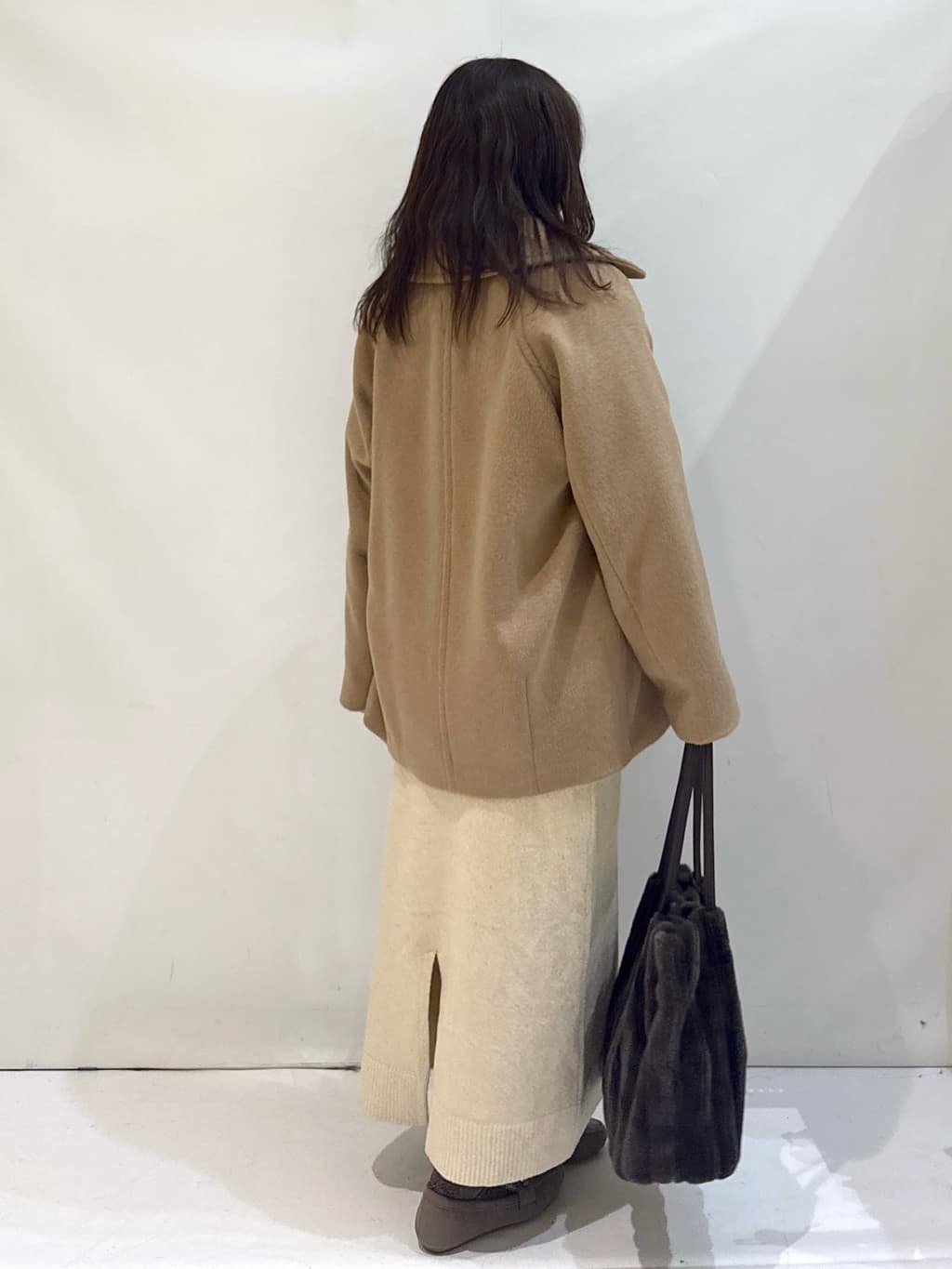 nakkoさんの「OPAQUE.CLIP｜カシミヤブレンドウールミドルピーコート」を使ったコーディネート
