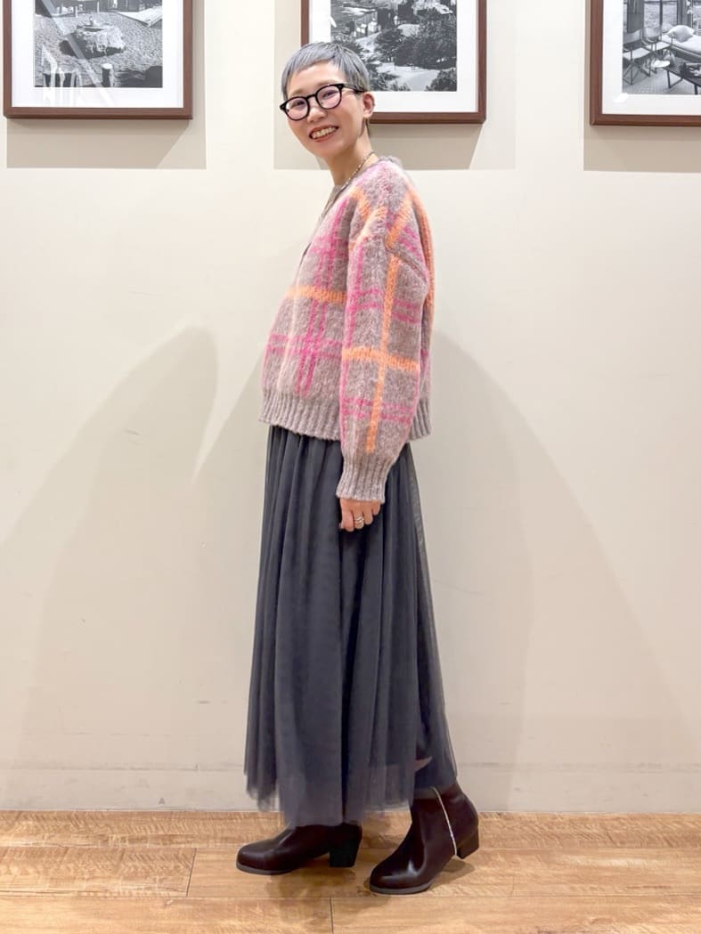 Ayumiさんの「SHOO･LA･RUE｜キラキラバックストレッチブーツ」を使ったコーディネート