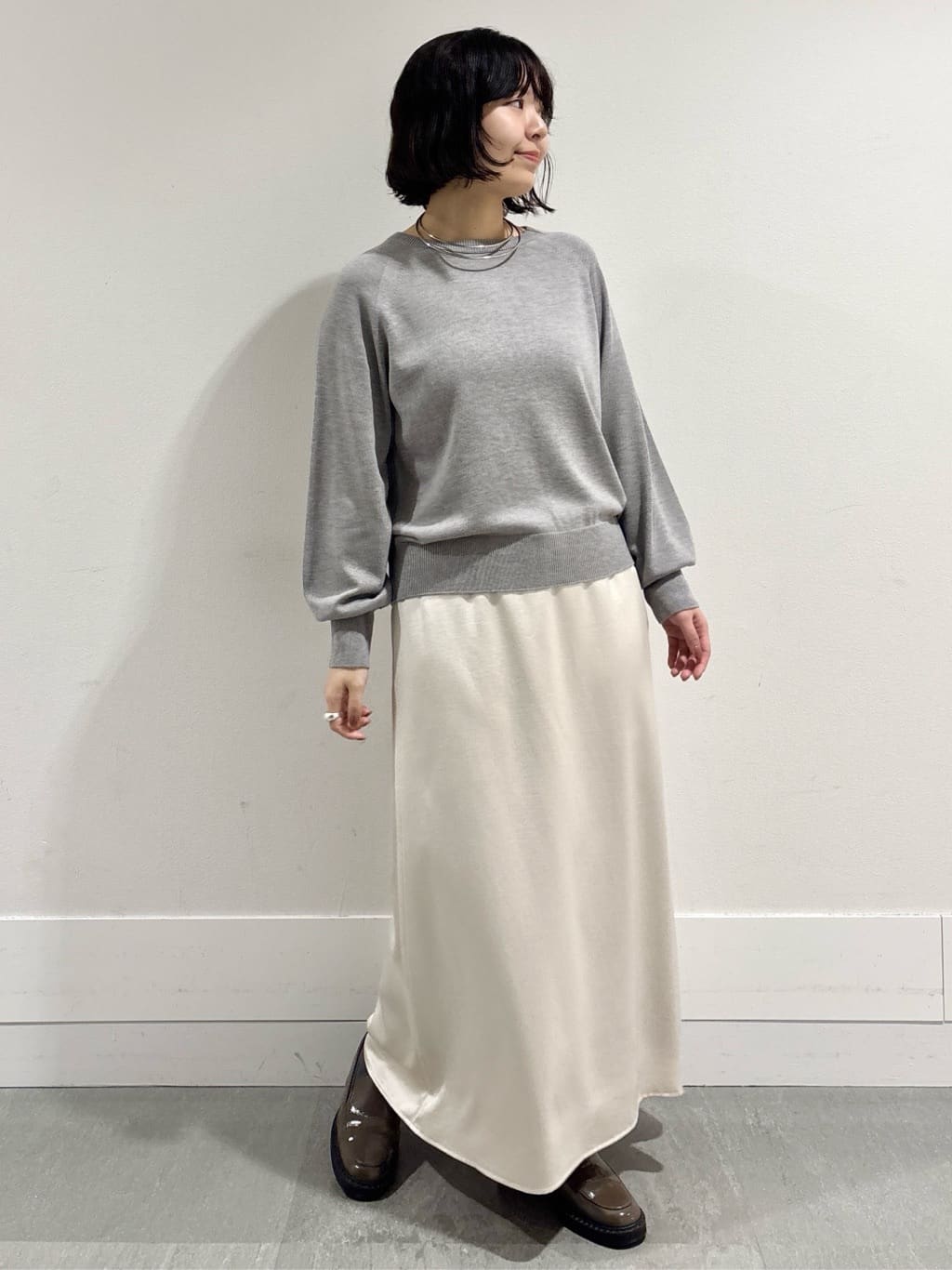 モエカさんの「UNTITLED｜【8色展開／コンパクト丈】レーヨン混 コクーンニット」を使ったコーディネート