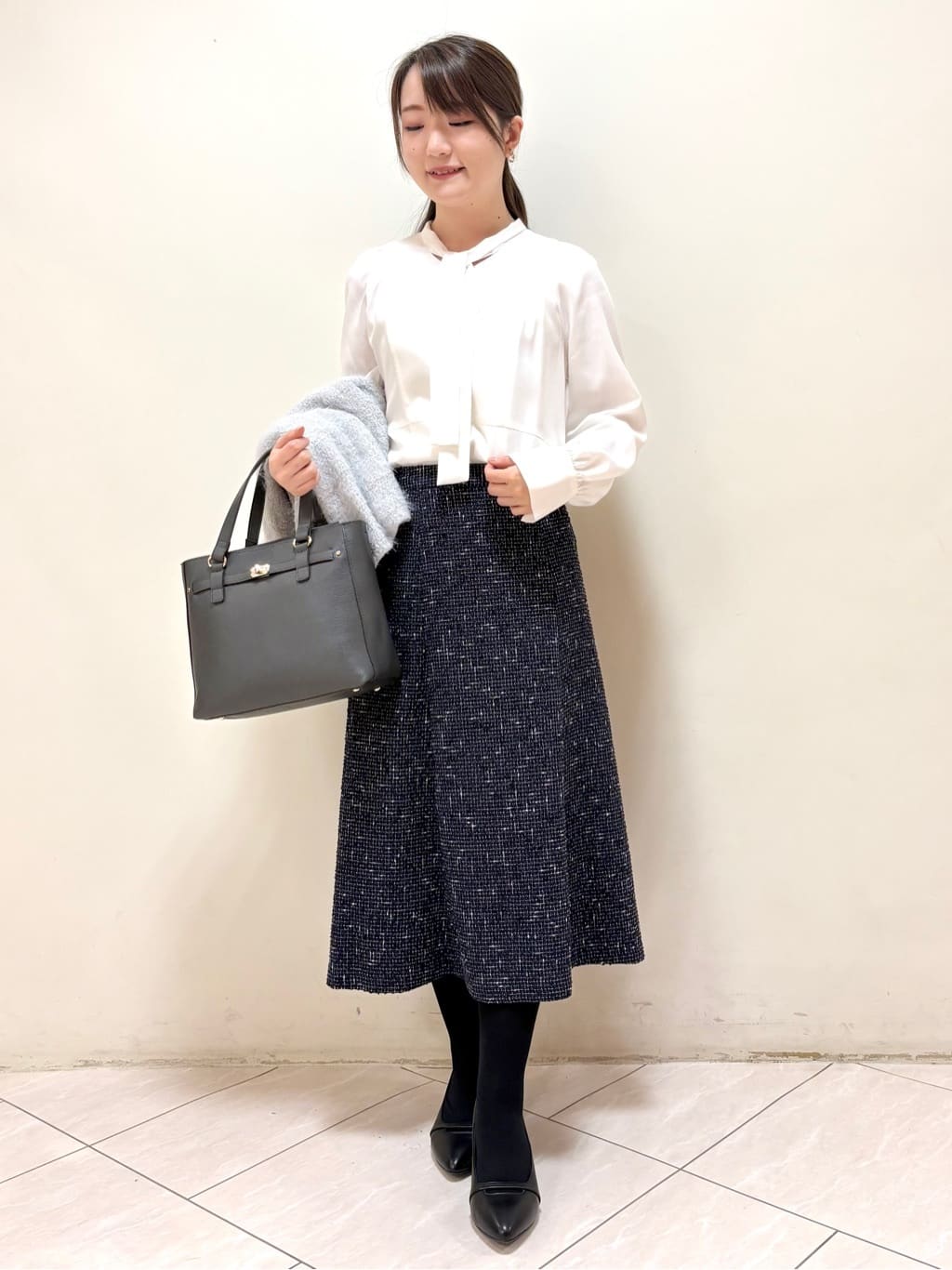 mikiさんの「Reflect｜【お食事会やお出かけに◎】ふんわりジャカード編みカーディガン」を使ったコーディネート