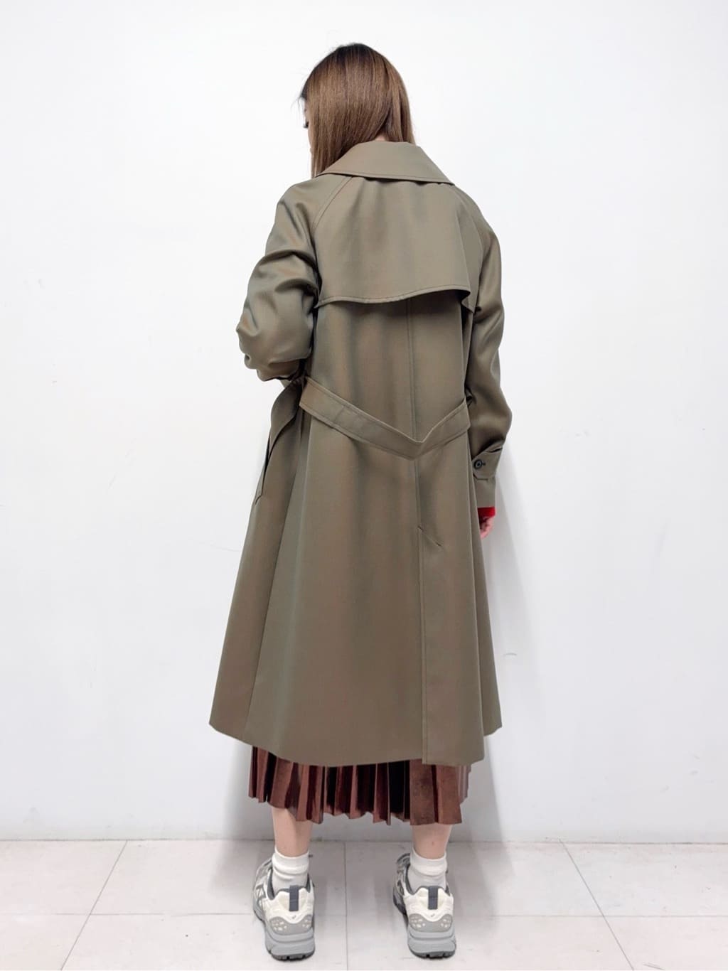 Nishijimaさんの「DRESSTERIOR｜◆【洗える/ストレッチ性/オンオフ】箔プリントプリーツスカート」を使ったコーディネート