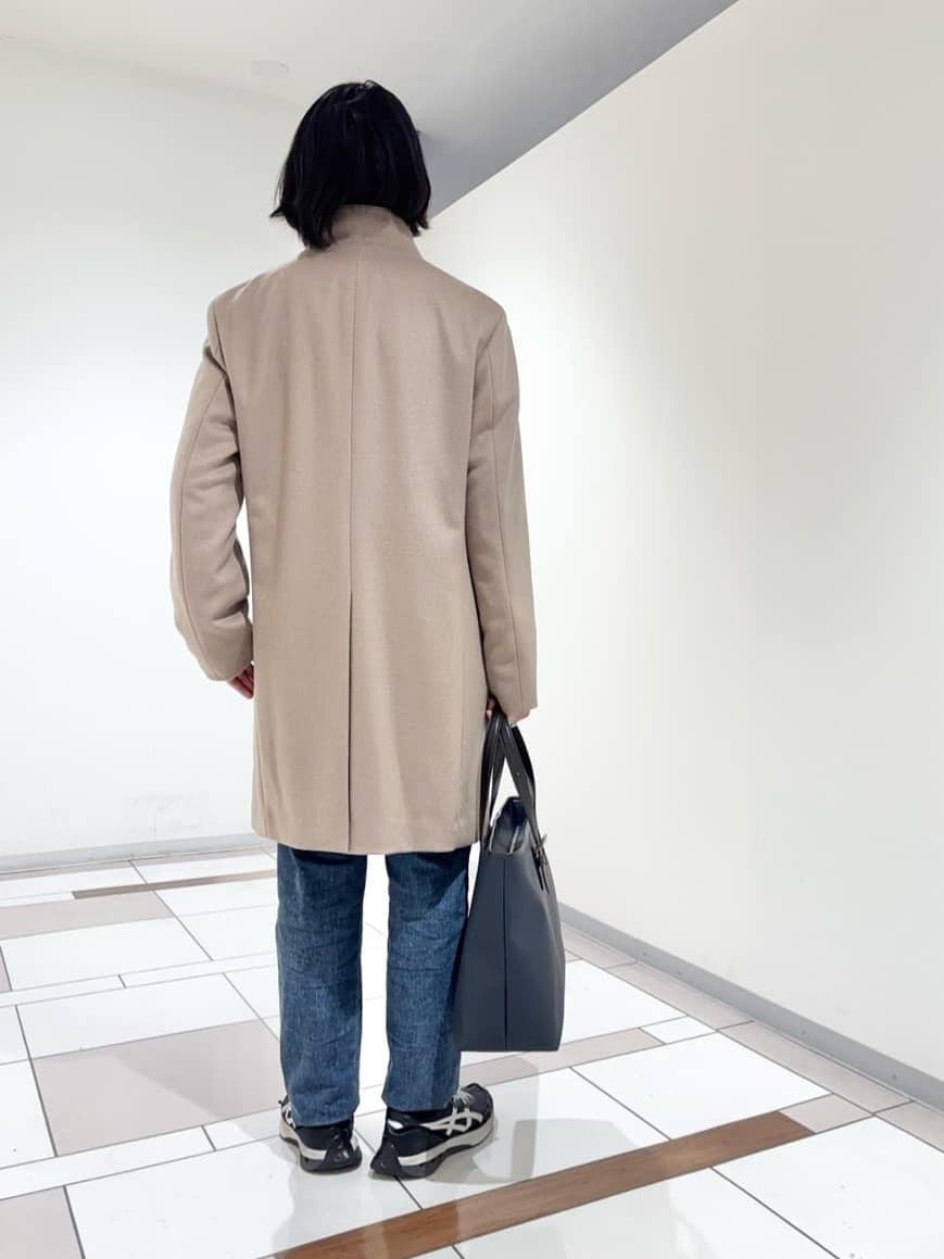 及川さんの「TAKEO KIKUCHI｜【ウールカシミヤブレンド】ビーバー調 スタンドカラー コート」を使ったコーディネート