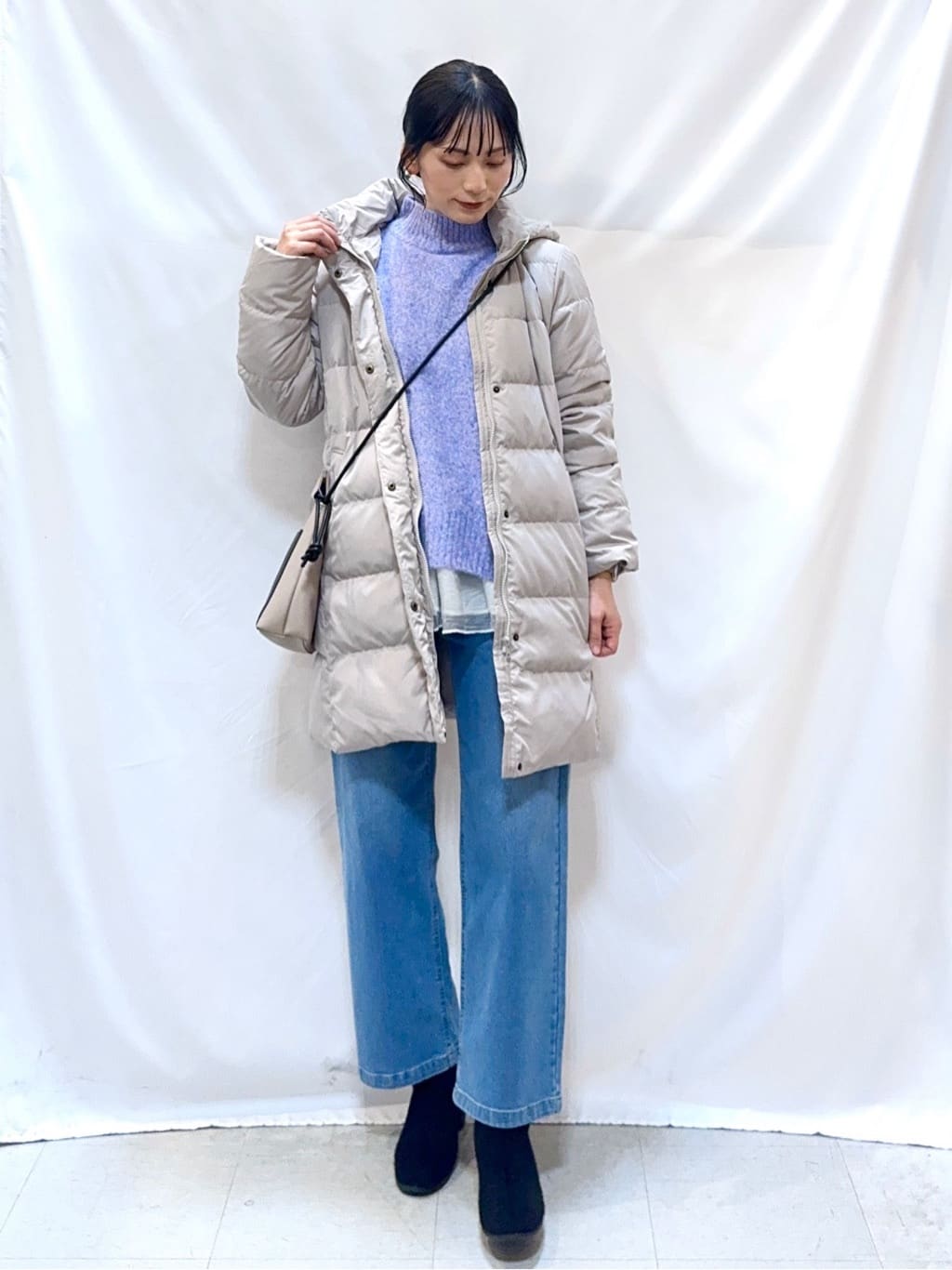 𝐇𝐢𝐫𝐨𝐦𝐢さんの「SHOO･LA･RUE｜【洗濯機可/撥水】フェイクファーフード ロングダウン」を使ったコーディネート