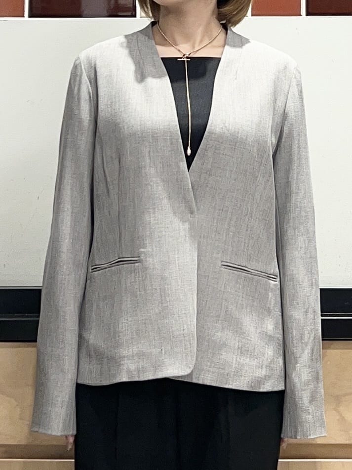 かのさんの「THE SHOP TK｜ビジネスノーカラージャケット【セットアップ可/洗える】/CAVIANシリーズ」を使ったコーディネート