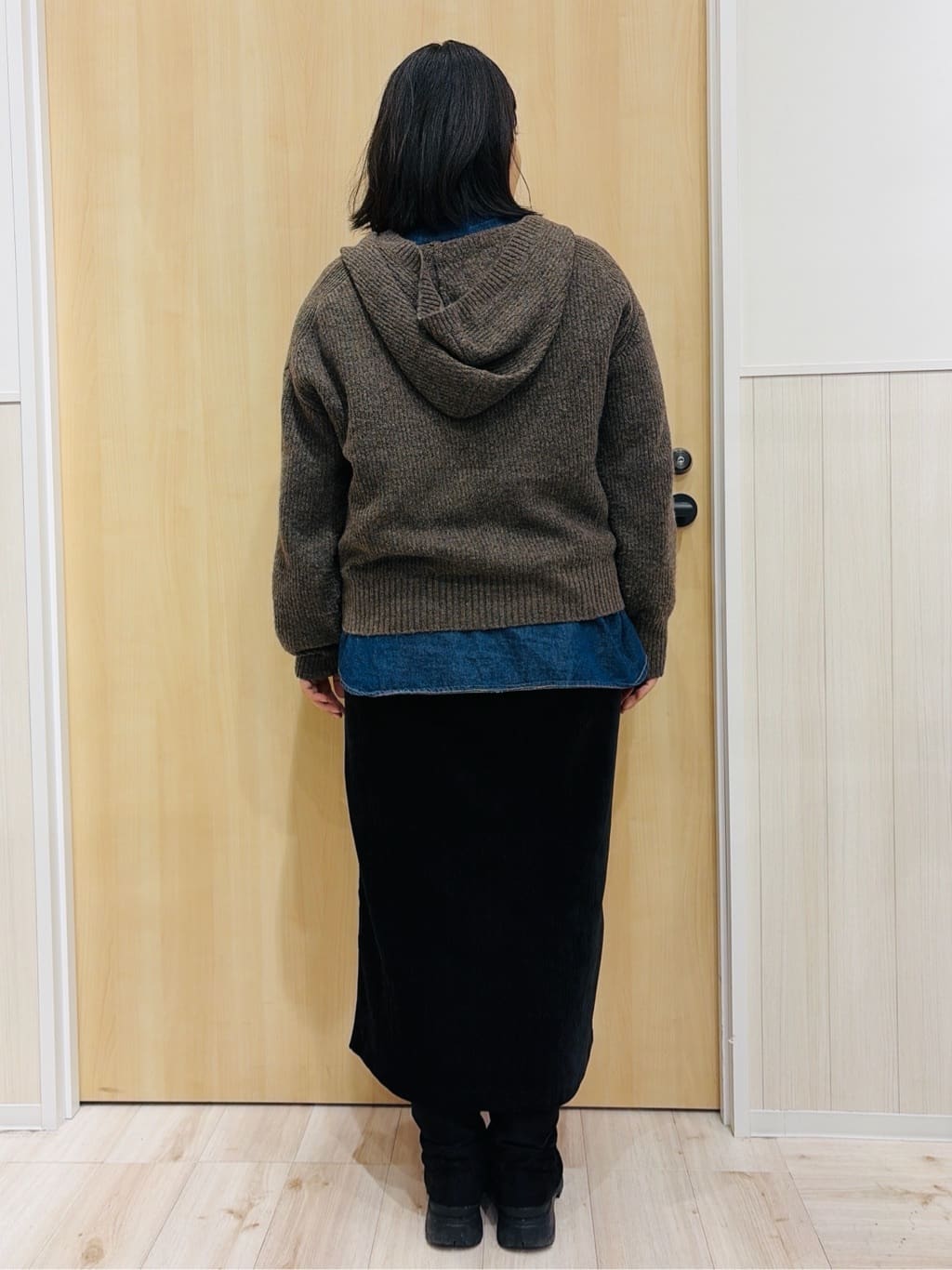 すーさんの「SHOO･LA･RUE｜【S-LL】お顔周りをすっきり魅せる ふんわり Vネックフードニット」を使ったコーディネート