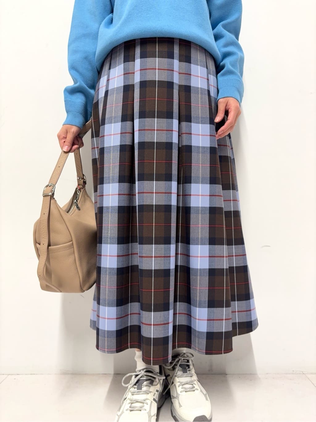 Nishijimaさんの「DRESSTERIOR｜◆チェックタックソフトプリーツスカート」を使ったコーディネート