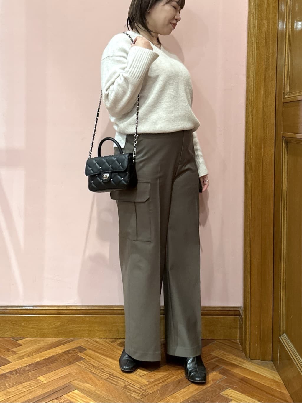 komatsuさんの「DRESSTERIOR｜アルパカブレンドVネックニット」を使ったコーディネート