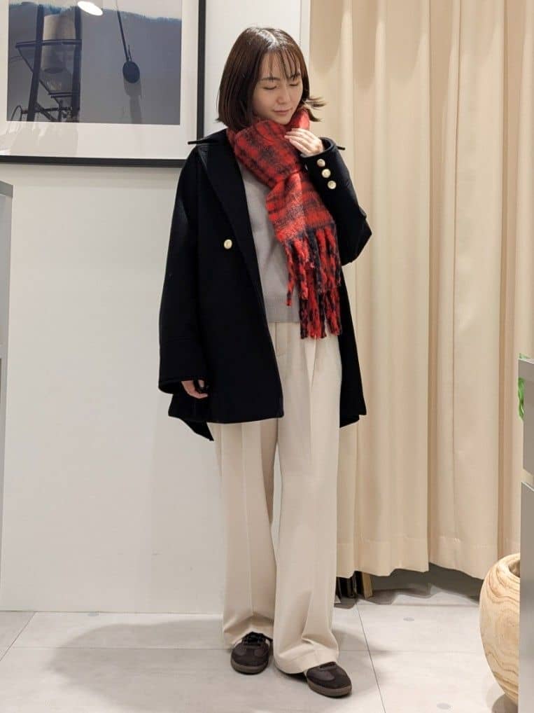 なめさんの「THE SHOP TK｜【すっきりシルエットが叶う】大人のためのVネックニット/毛玉になりにくい/静電気防止/洗濯機OK」を使ったコーディネート