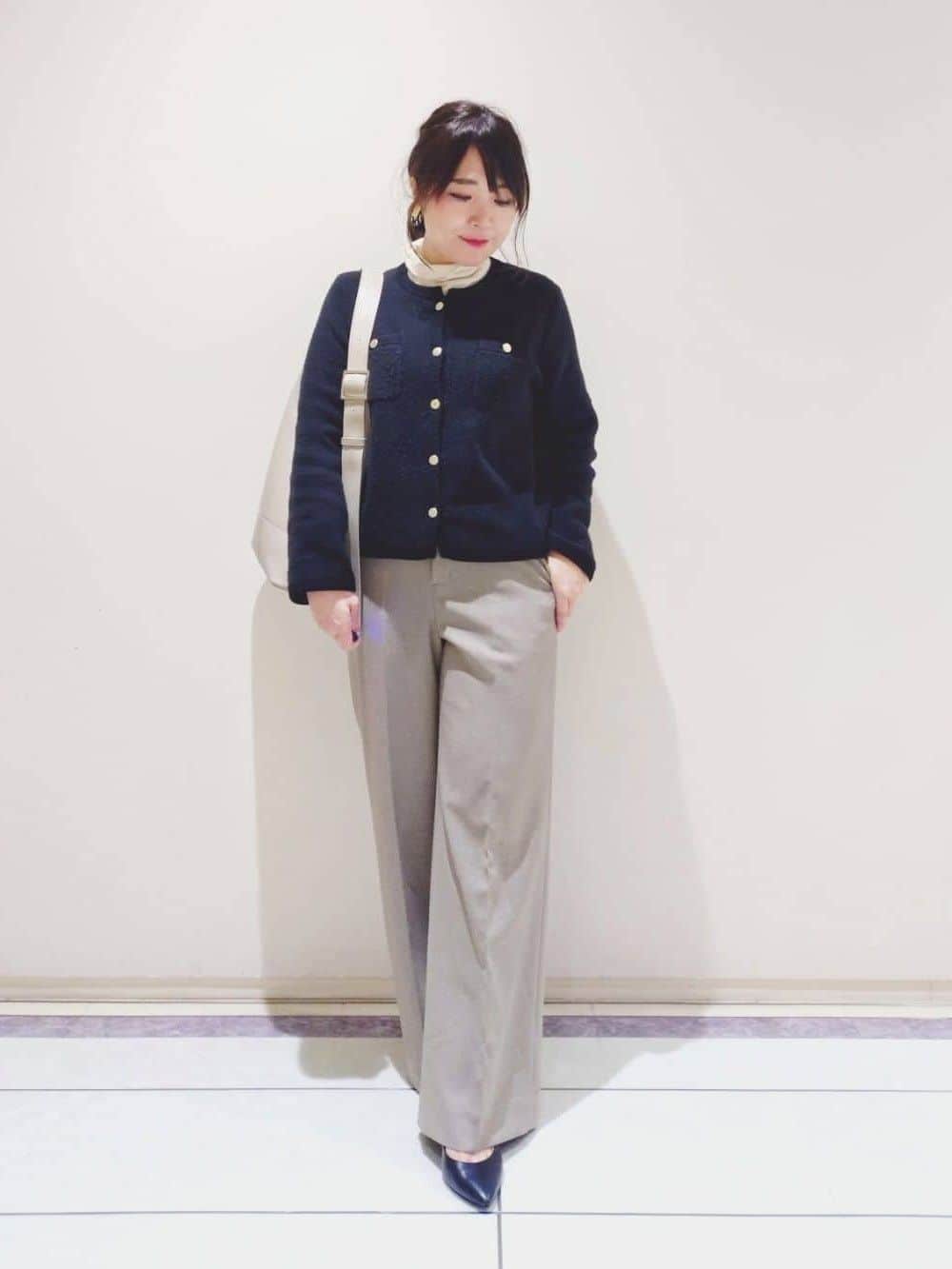 TOMOMIさんの「INDIVI｜【洗える／薄手／ラメ】シアーラメニット」を使ったコーディネート