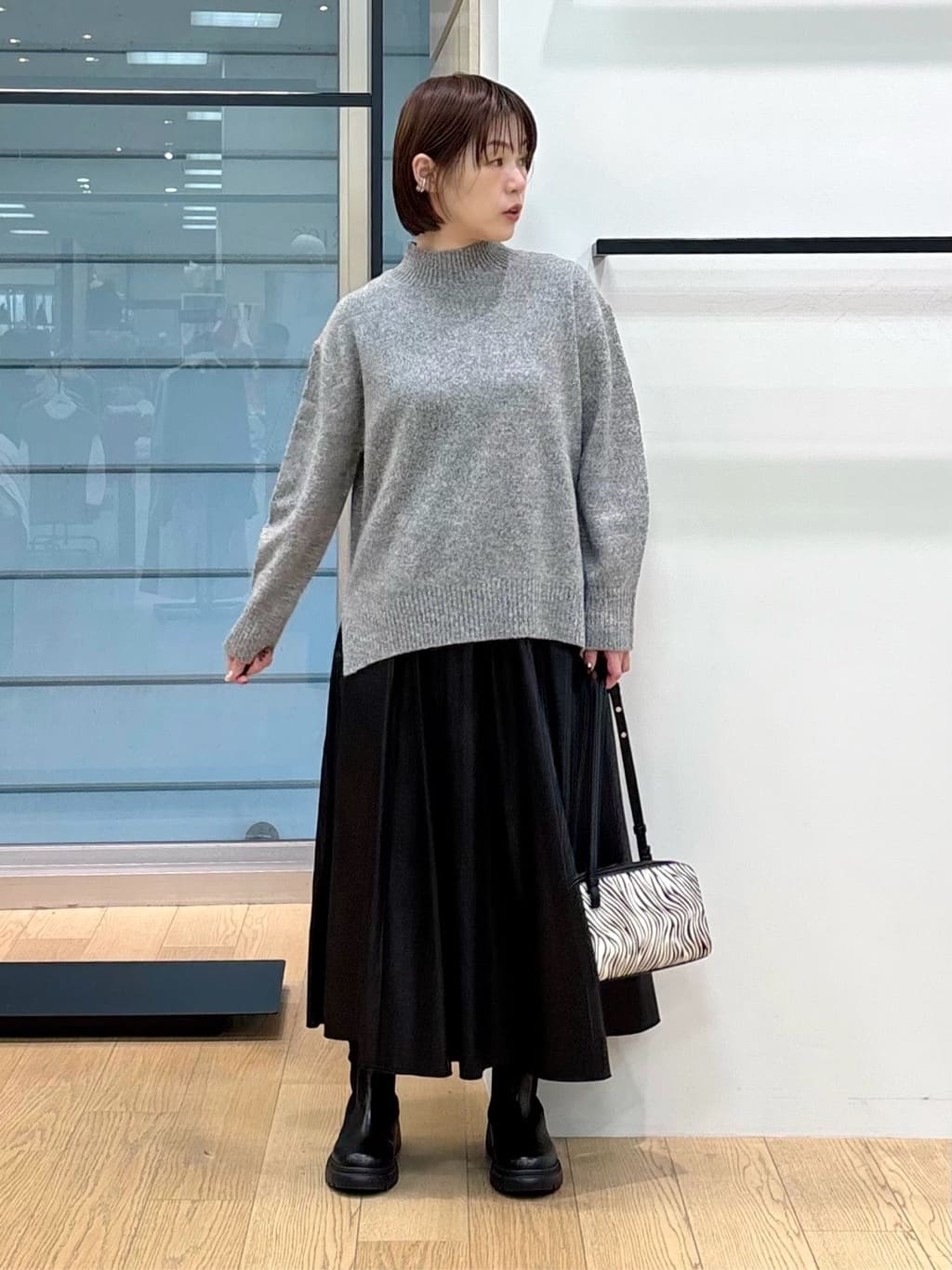 asamiさんの「INDIVI｜【冬ニット人気NO．1！／カシミヤ混】ミドルゲージハイネックニット」を使ったコーディネート