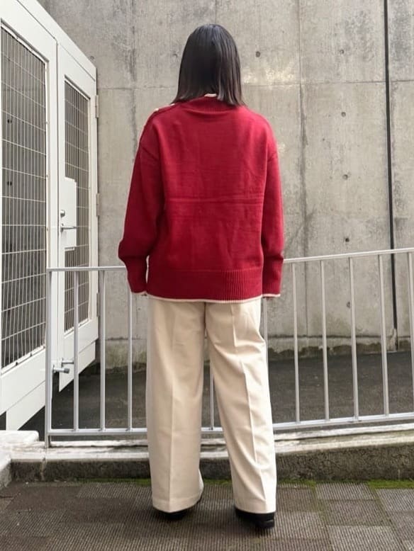 chさんの「THE SHOP TK｜【インしないで着られる】金ボタン ハイネックニット/毛玉になりにくい/静電気防止/洗濯機OK」を使ったコーディネート