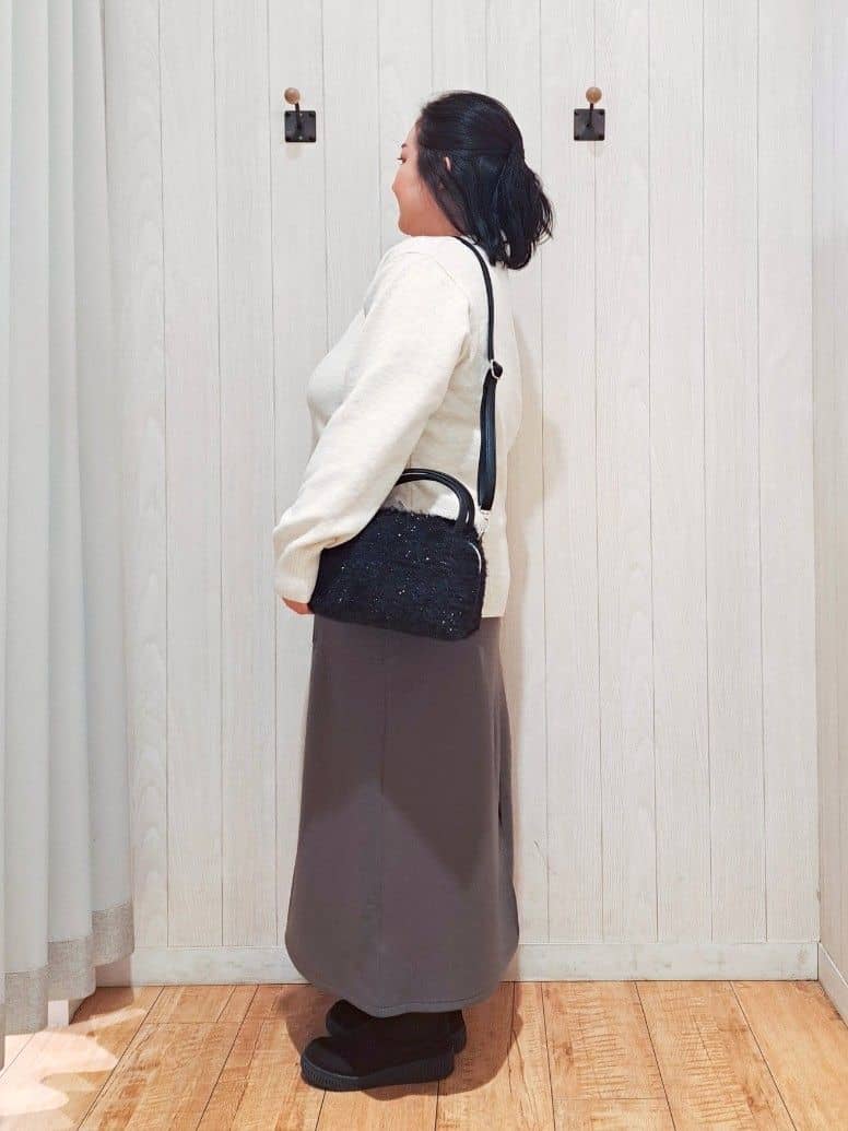 kotomiさんの「SHOO･LA･RUE｜【S-LL/洗濯機可】ふわふわがやみつきになる柔らかさ スウェットライクロゴニット」を使ったコーディネート