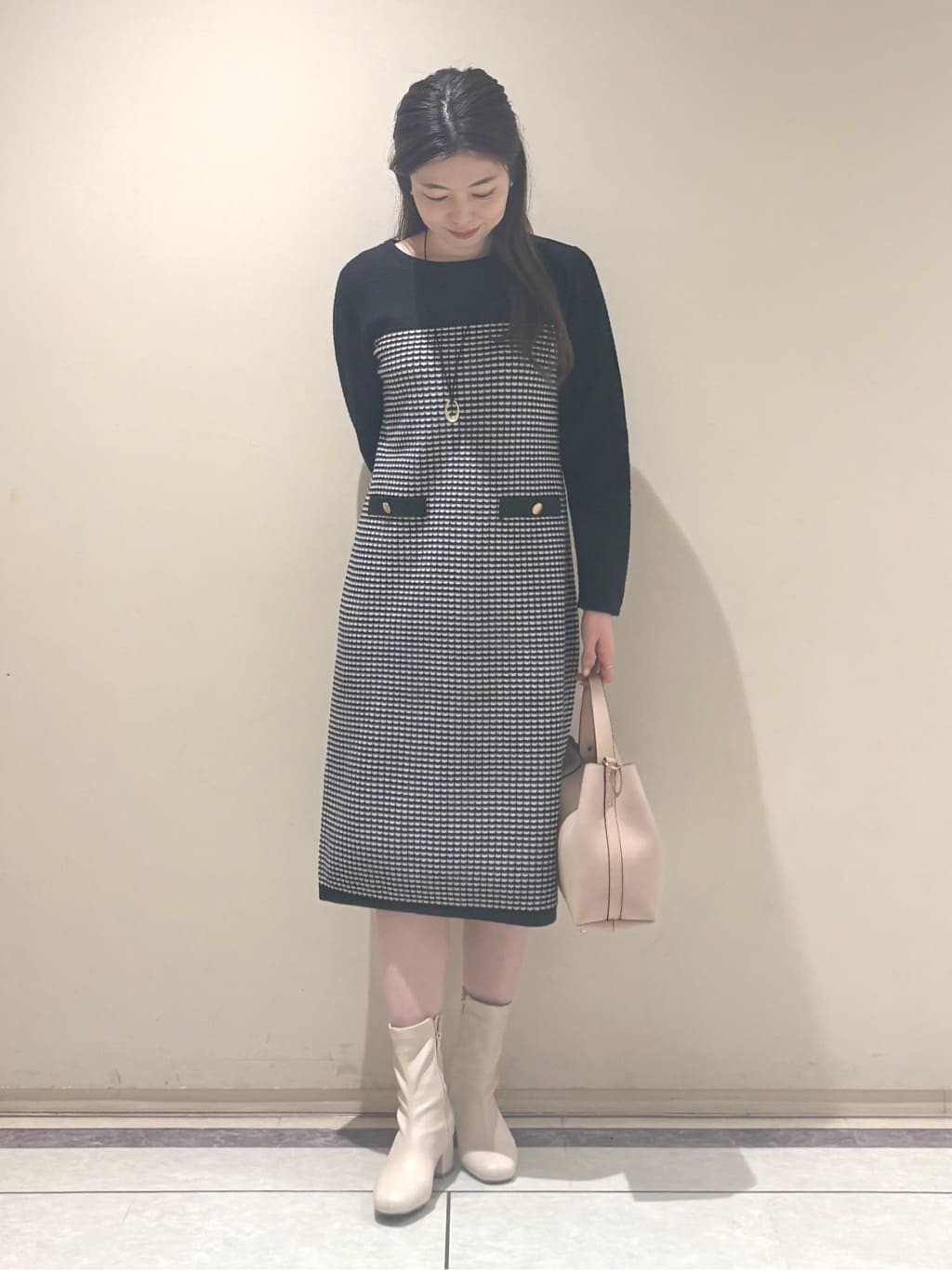 sakiさんの「COUP DE CHANCE｜【手洗い可】配色ニットワンピース」を使ったコーディネート
