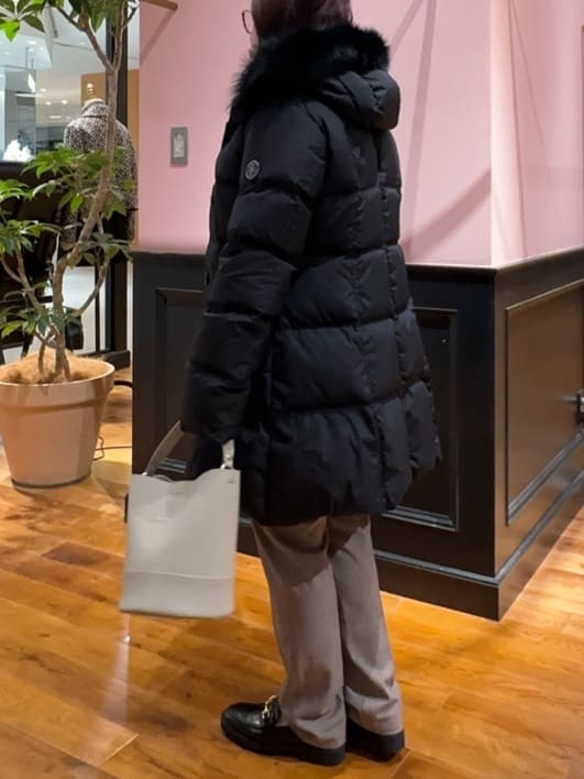 Asamiさんの「DRESSTERIOR｜アルパカブレンドVネックニット」を使ったコーディネート