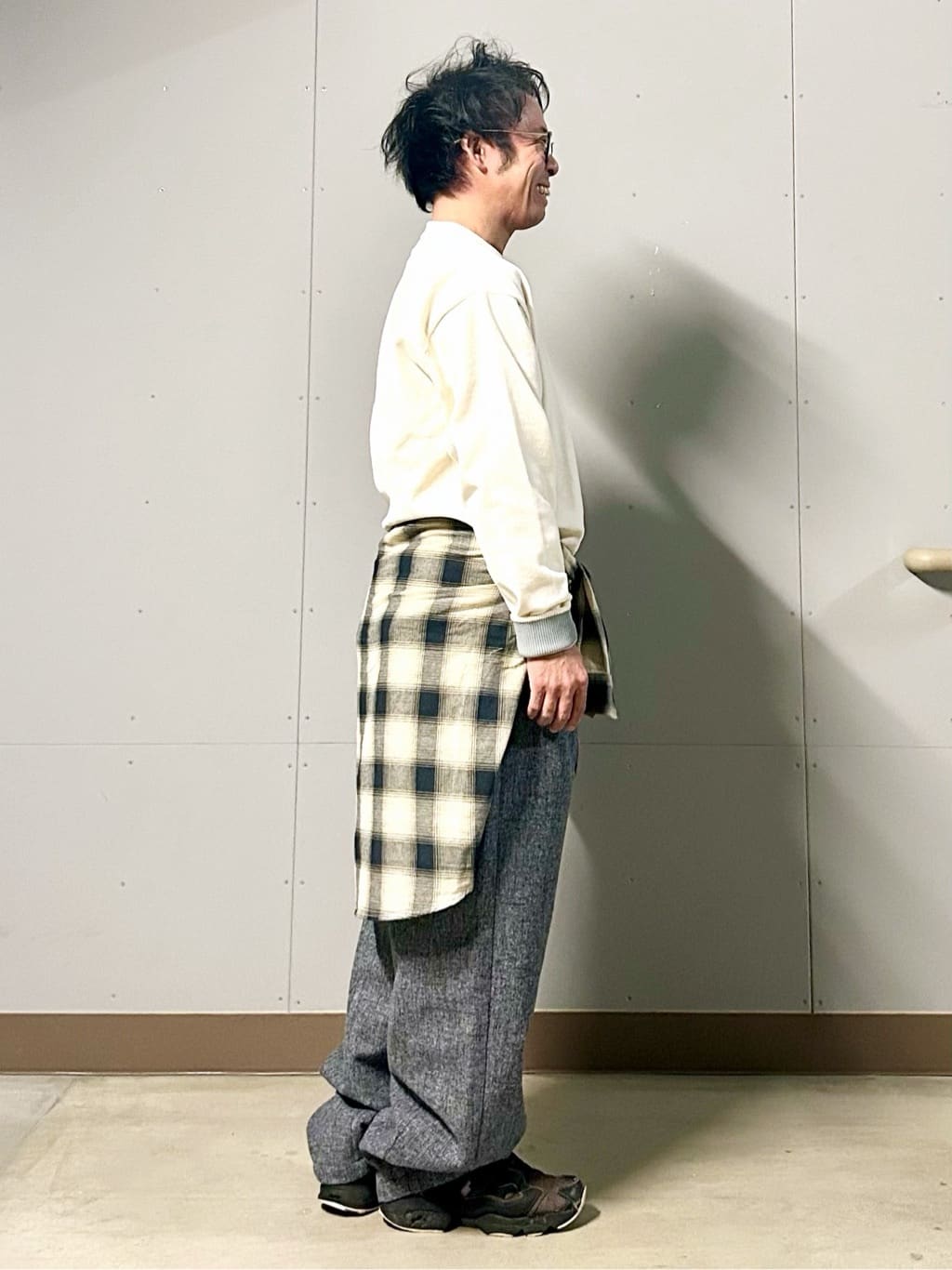 KENJI Iさんの「THE SHOP TK｜【触れるたびに心地良い】ライトモールニット　洗濯機OK/ユニセックスでおすすめ！」を使ったコーディネート