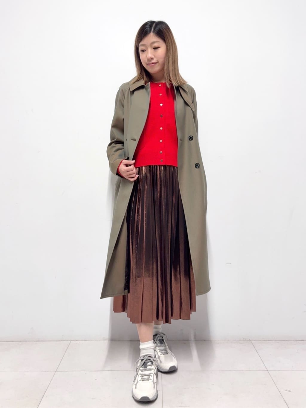 Nishijimaさんの「DRESSTERIOR｜◆【洗える/ストレッチ性/オンオフ】箔プリントプリーツスカート」を使ったコーディネート