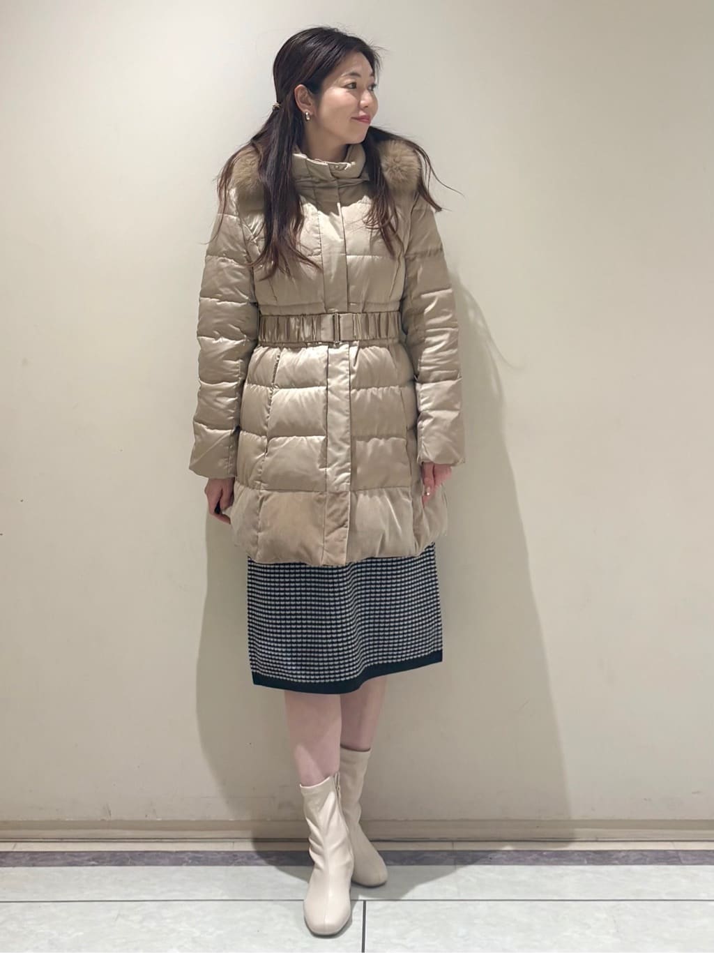 sakiさんの「COUP DE CHANCE｜【ミディ丈】ベルト付ダウンコート」を使ったコーディネート