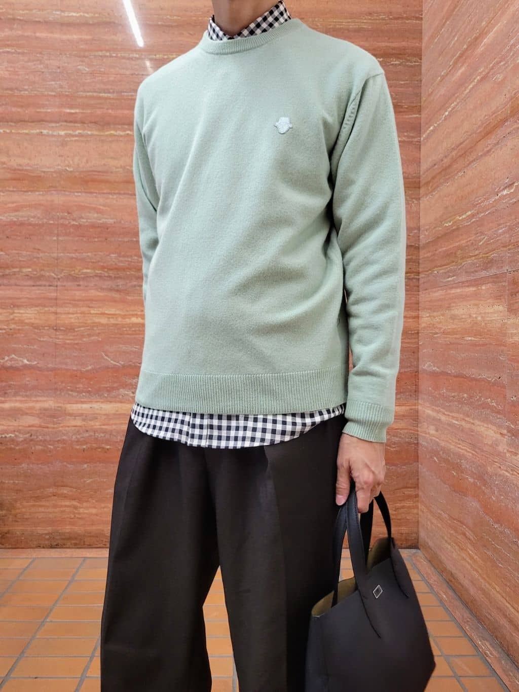 piroyaさんの「TAKEO KIKUCHI｜【Air Palette Knit】ワンポイント カラーニット プルオーバー」を使ったコーディネート