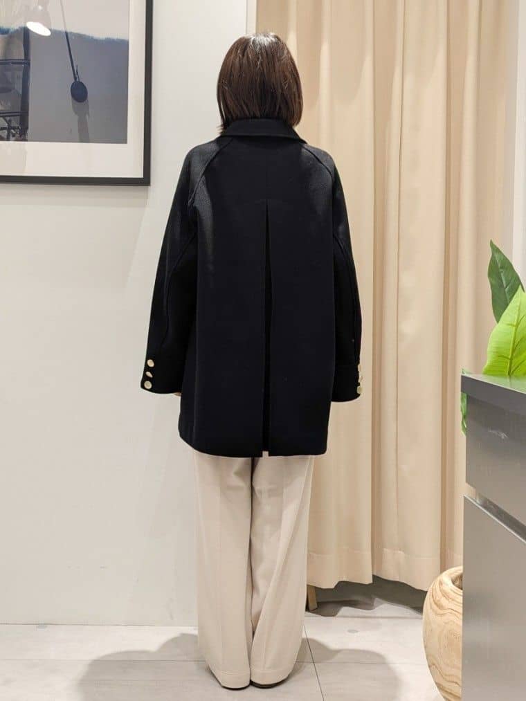 なめさんの「THE SHOP TK｜【すっきりシルエットが叶う】大人のためのVネックニット/毛玉になりにくい/静電気防止/洗濯機OK」を使ったコーディネート