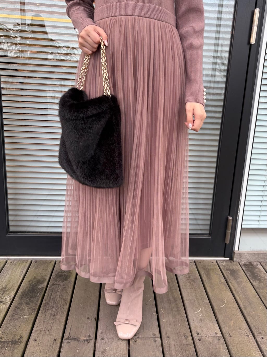 AOIさんの「Couture brooch｜【S-LL/キラキラリブニット】チュールドッキング ワンピース」を使ったコーディネート