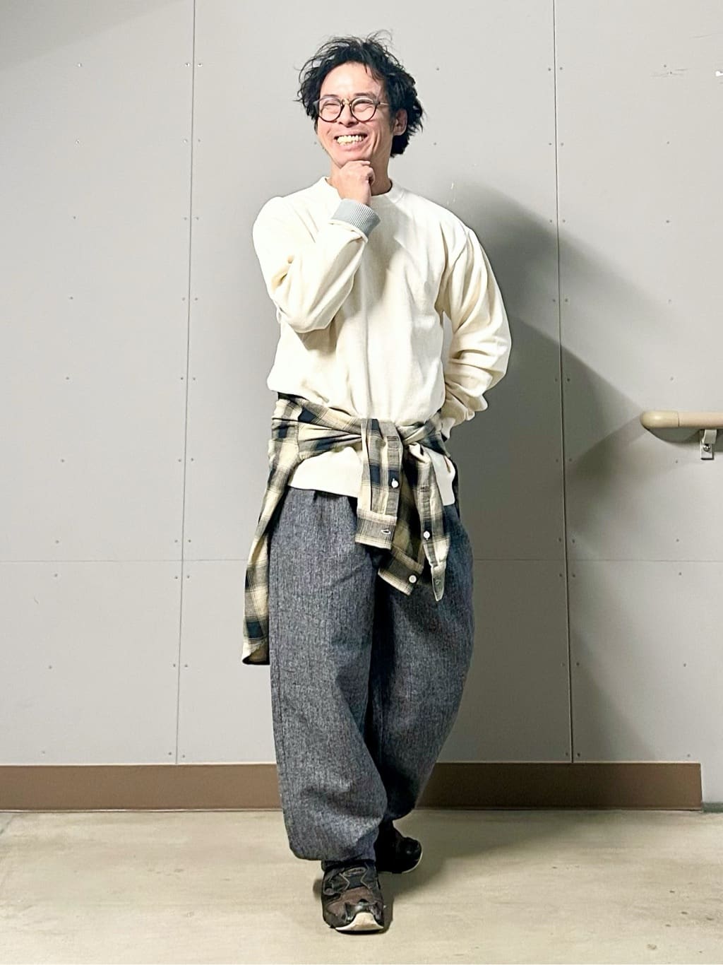 KENJI Iさんの「THE SHOP TK｜【触れるたびに心地良い】ライトモールニット　洗濯機OK/ユニセックスでおすすめ！」を使ったコーディネート