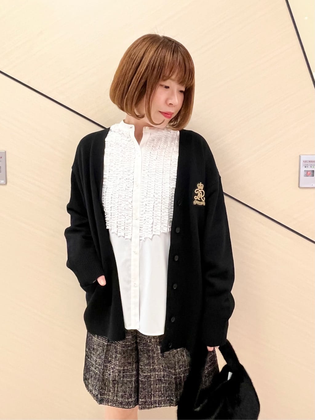 yahataさんの「DRESSTERIOR｜◆コンパクトフェイクファーバッグ」を使ったコーディネート