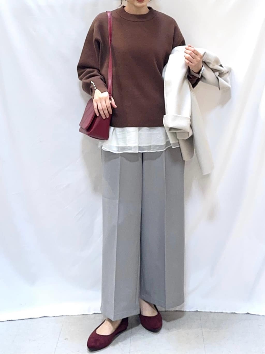 𝐇𝐢𝐫𝐨𝐦𝐢さんの「SHOO･LA･RUE｜裾フリルレイヤードトップス」を使ったコーディネート
