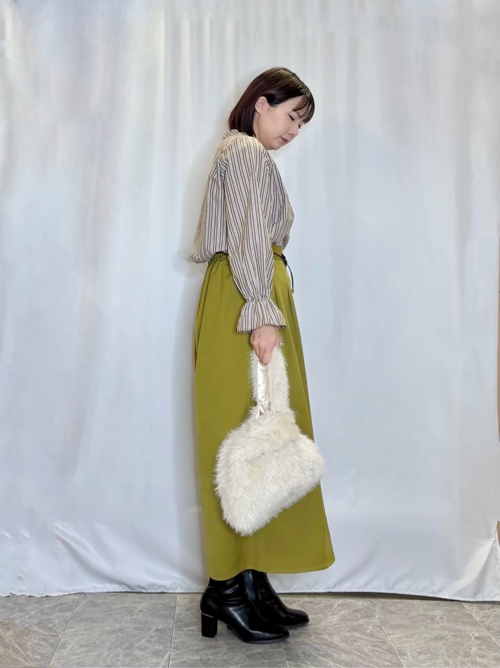 ネリさんの「SHOO･LA･RUE｜【S-LL】キャンディースリーブが女性らしい マルチストライプブラウス」を使ったコーディネート